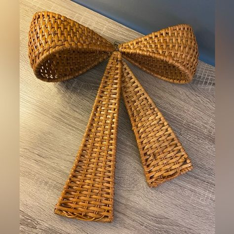 плетёный бант из ротанга