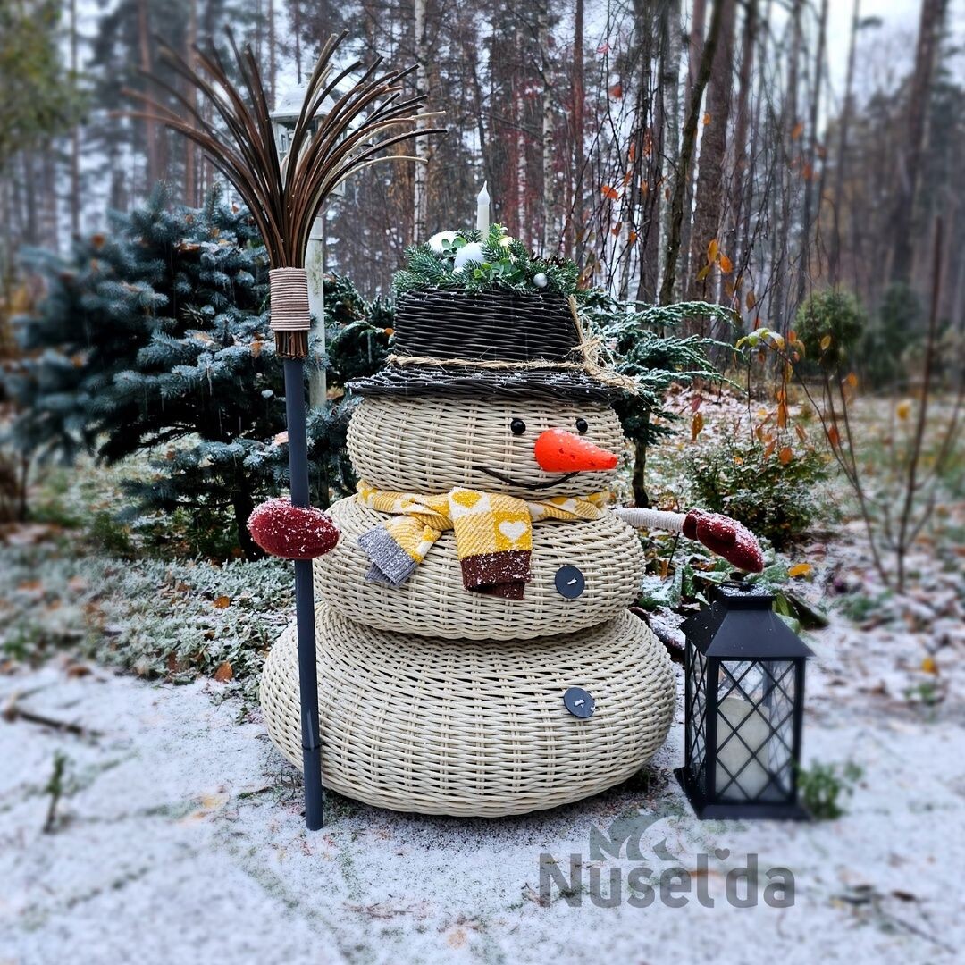садовые скульптуры из ротанга